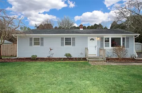 4 Filosi Rd, East Lyme, CT 06333