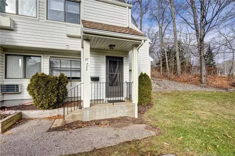 85 N Main St #27, East Hampton, CT 06424