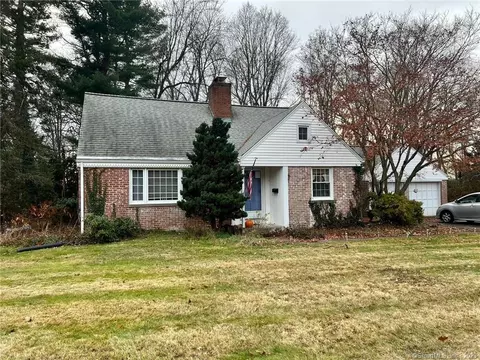 29 Beechwood Ln, Glastonbury, CT 06073