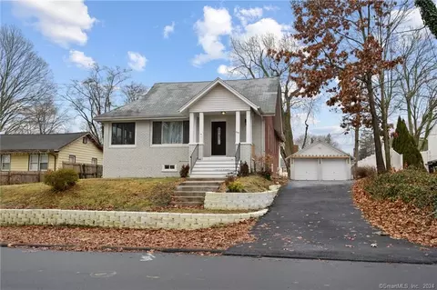 694 W Main St, West Haven, CT 06516