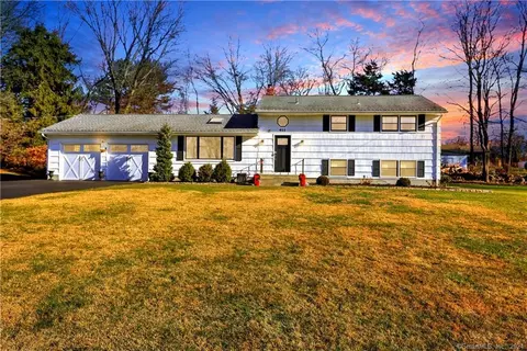 411 Janet Ln, Orange, CT 06477