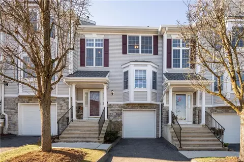 1005 Heartwood Ln #1005, Danbury, CT 06811