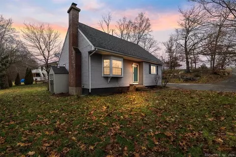 34 Upper Pattagansett Rd, East Lyme, CT 06333