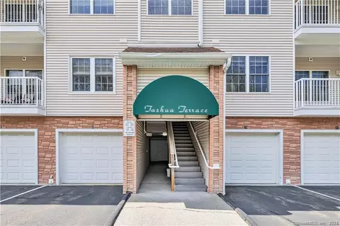 22122 Arganese Pl, Trumbull, CT 06611