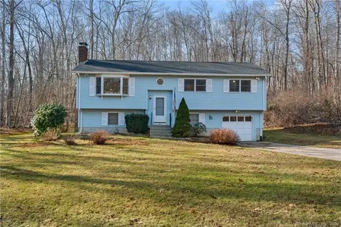 20 Sherwood Dr, Stonington, CT 06378