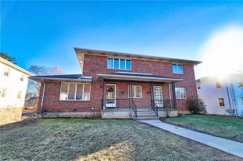 141 Rosengarten Dr, Waterbury, CT 06704