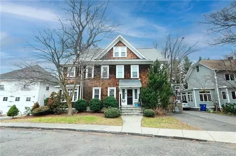 170 Unquowa Hill St, Bridgeport, CT 06604