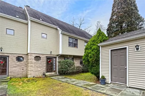 11 De Marchis Dr #11, Shelton, CT 06484