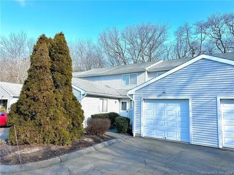 60 Coleman St #19, East Haven, CT 06512