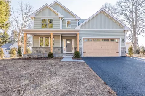 16 Borough Ln, Newtown, CT 06470