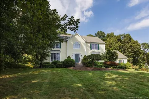 47 Leighton Trl, Guilford, CT 06437