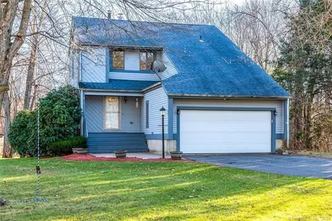 14 Gerald Dr, Vernon, CT 06066