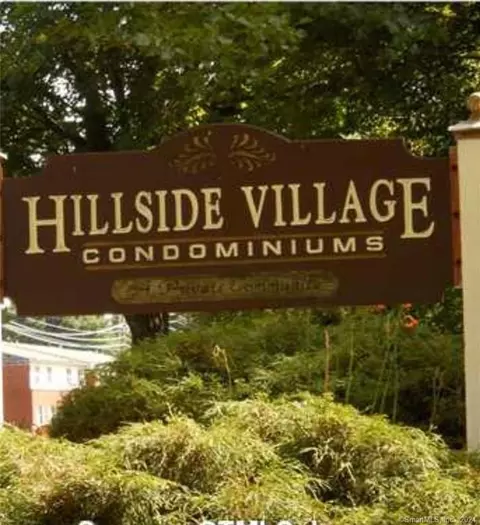 77 Towne House Rd #77, Hamden, CT 06514