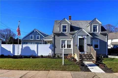 12 Walnut St, Naugatuck, CT 06770