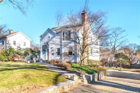 45 Fara Dr, Stamford, CT 06905