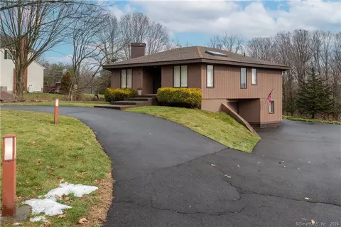 59 Woods Hill Rd, Northford, CT 06472