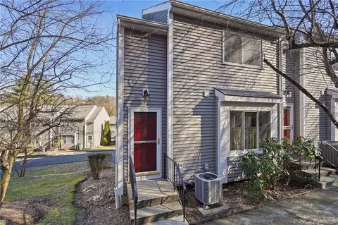 60 Padanaram Rd #H41, Danbury, CT 06811