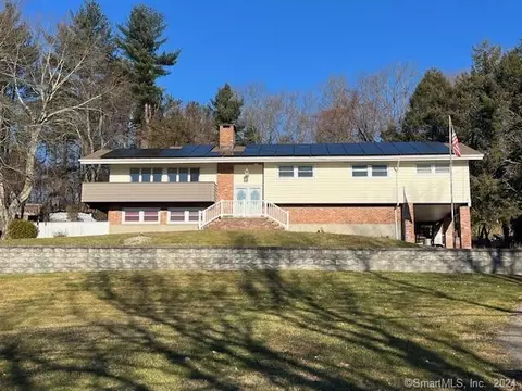 32 Buckingham Rd, Seymour, CT 06483