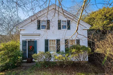 1932 Litchfield Tpke, Woodbridge, CT 06525