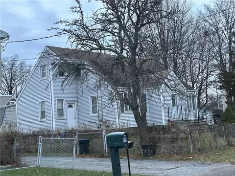 145 Columbus Ave, Stratford, CT 06615