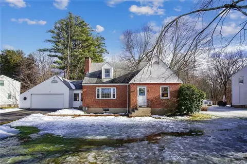 18 Maple Ave, Bloomfield, CT 06002