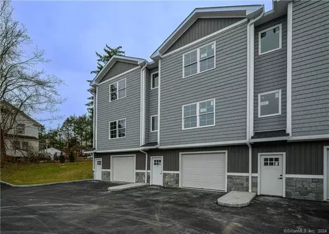 243 Echo Lake Rd #D-5, Watertown, CT 06795