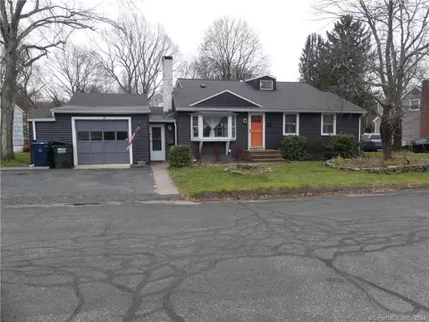 24 Hoye St, Terryville, CT 06786