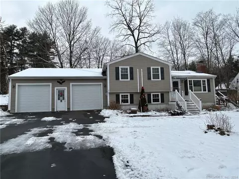 17 Pleasant St, Wallingford, CT 06492