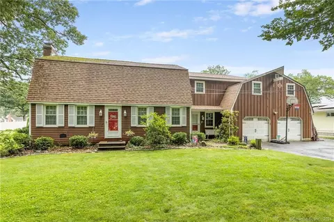 39 Grant Ave, Plainville, CT 06062