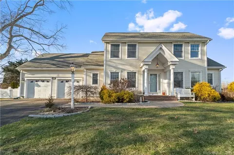 29 Cricket Ct, Old Saybrook, CT 06475