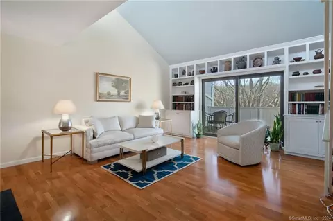 118 Rowayton Woods Dr #118, Norwalk, CT 06854