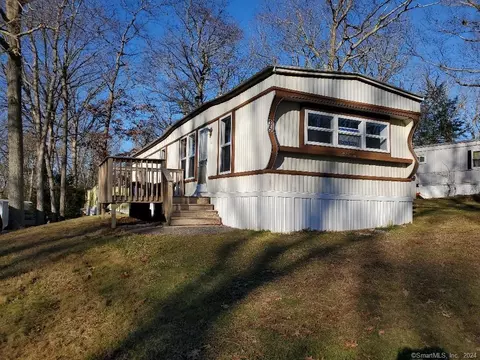 35 Fairway Dr, Windham, CT 06256