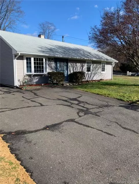 30 Corn Tassel Rd, Bridgeport, CT 06606