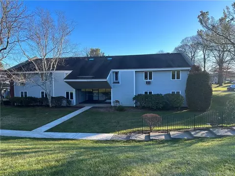 135 Florence Rd #2C, Branford, CT 06405