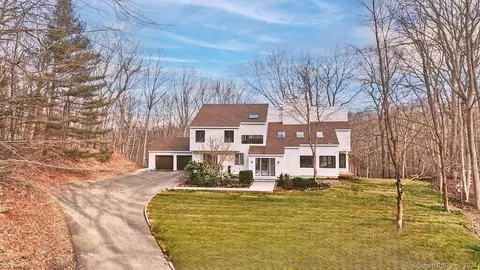 27 Walker Ln, Weston, CT 06883