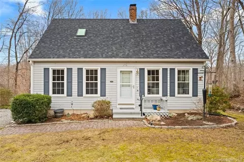 37 Stanwoll Hill Rd, Deep River, CT 06417