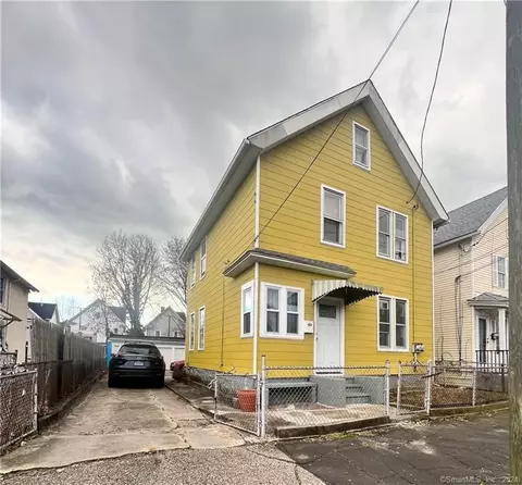 674 Ogden St, Bridgeport, CT 06608