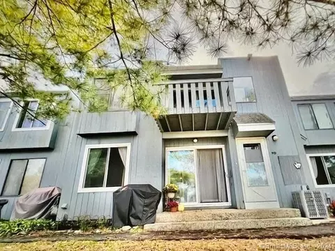 9 Birch Ln #D, East Haven, CT 06513