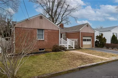 26 Osmond St, East Haven, CT 06512