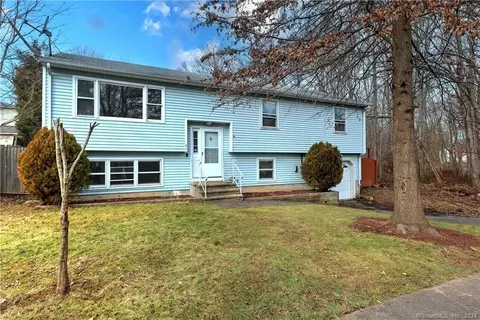 91 Baker St, West Haven, CT 06516