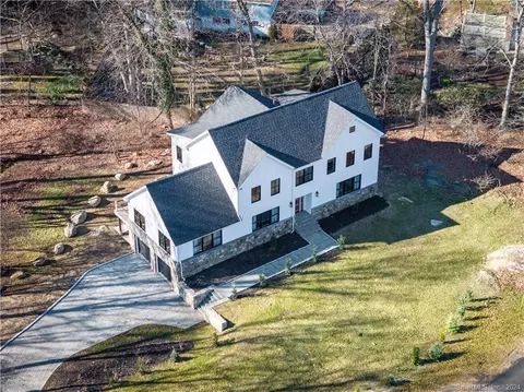 28 Spicer Rd, Westport, CT 06880