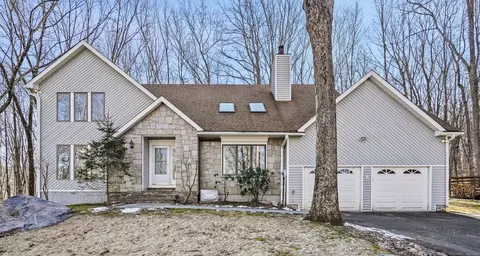8 Ichabod Ln # B, Bethel, CT 06801
