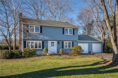 7 Heywood Dr, Glastonbury, CT 06033