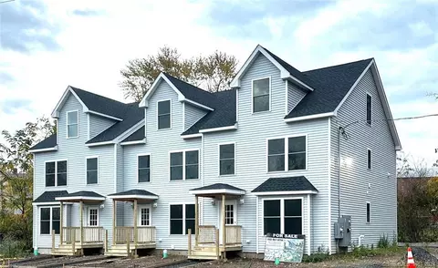 98 Brookfield St #B, Hartford, CT 06106