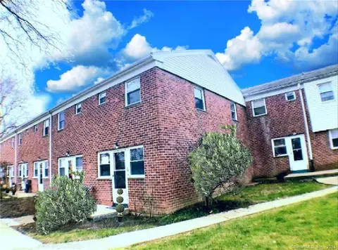 51 Park Ave #P59, Danbury, CT 06810