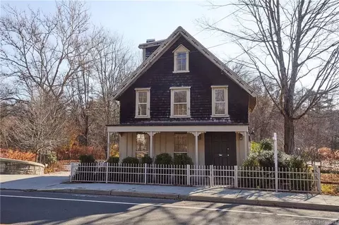 26 Water St, Chester, CT 06412