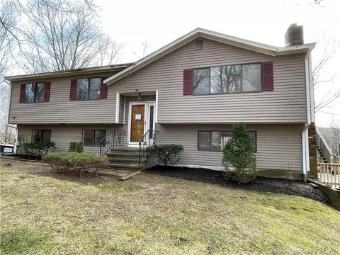 32 Botsford Hill Rd, Newtown, CT 06470