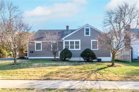 77 5th St, Stamford, CT 06905