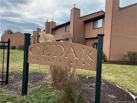 115 Cedar Knolls Dr #115, Branford, CT 06405