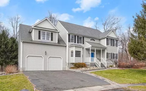 85 Arrowwood Pl, Stratford, CT 06614